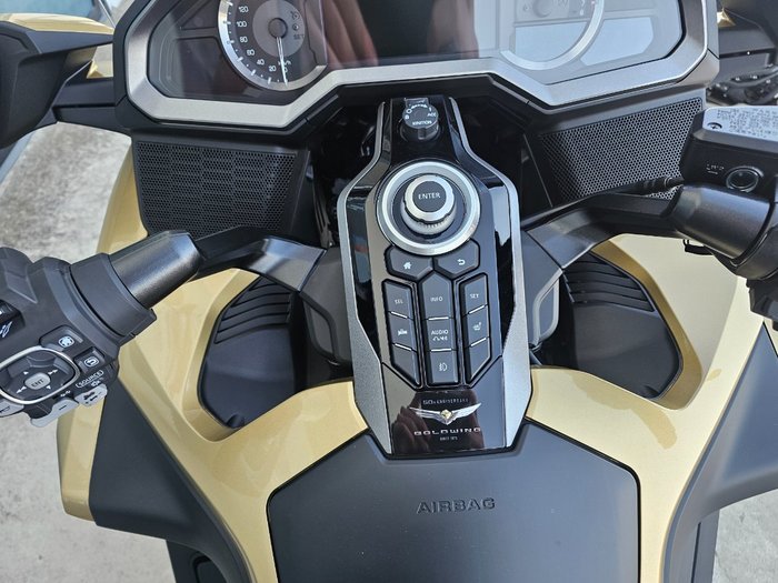 2025 Honda GL1800DA ABS GOLDWING TOUR PRE GOLD