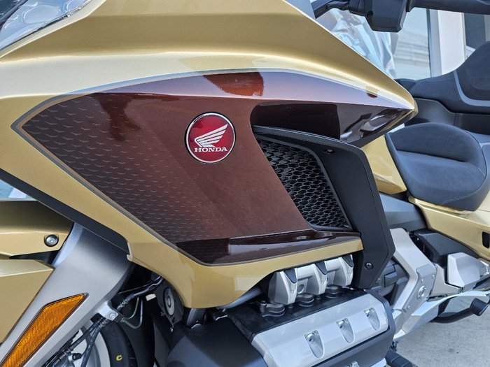 2025 Honda GL1800DA ABS GOLDWING TOUR PRE GOLD