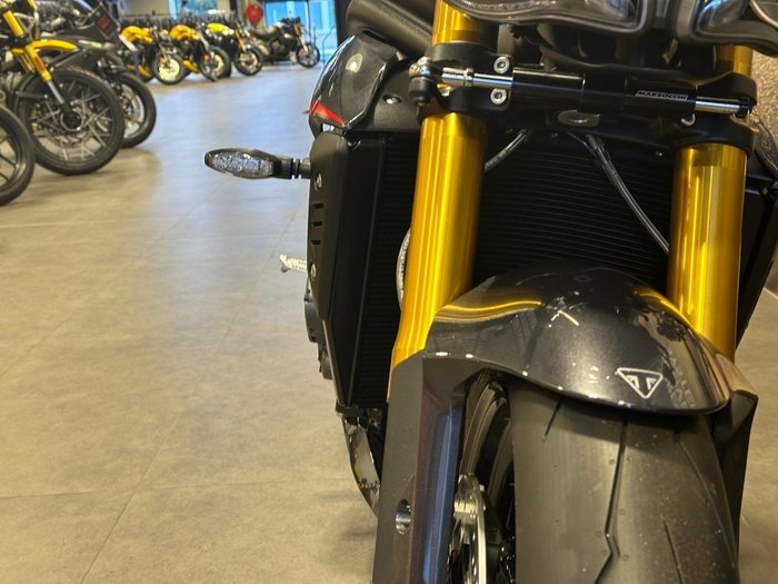2025 Triumph Speed Triple RS 1200 Speed Triple Black