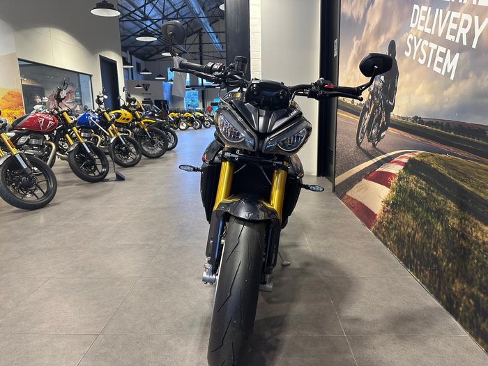 2025 Triumph Speed Triple RS 1200 Speed Triple Black