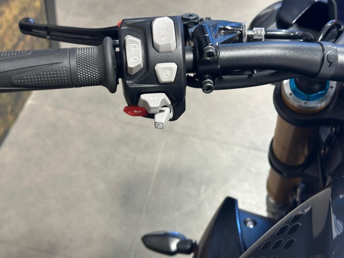 2025 Triumph Speed Triple RS 1200 Speed Triple Black