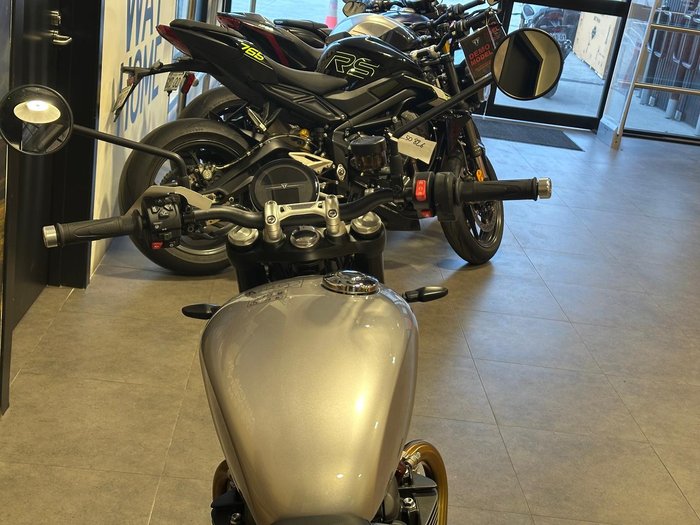 2025 Triumph Speed Twin 900 Speed Twin Silver