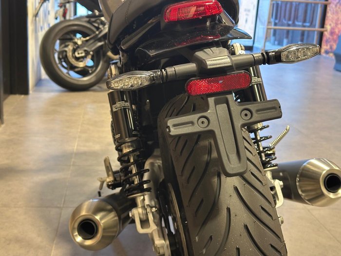 2025 Triumph Speed Twin 900 Speed Twin Silver