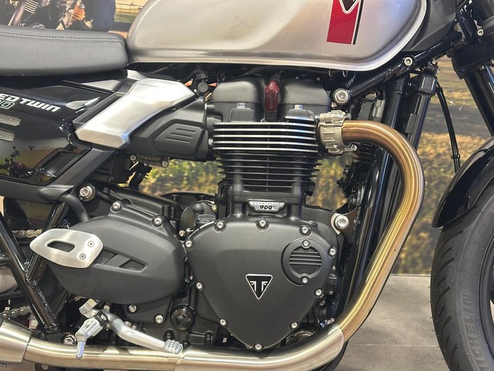2025 Triumph Speed Twin 900 Speed Twin Silver