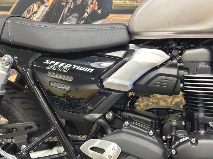 2025 Triumph Speed Twin 900 Speed Twin Silver