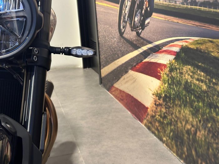 2025 Triumph Speed Twin 900 Speed Twin Silver