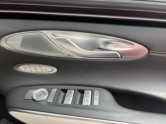 2024 Genesis GV70 2.5T SIGNATURE