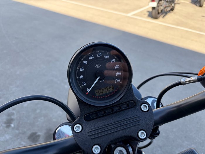 2019 HARLEY-DAVIDSON XL883N IRON 883 Black