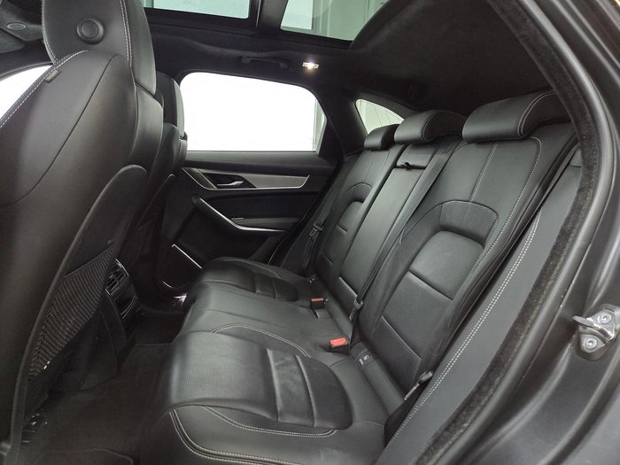 2023 Jaguar F-PACE P250 R-Dynamic SE