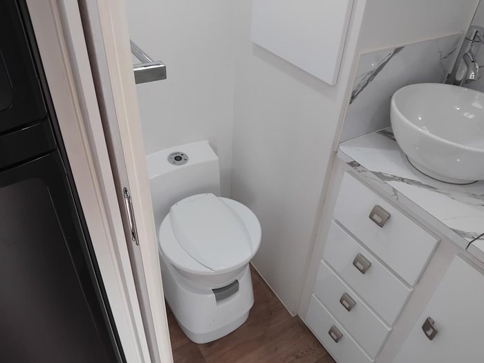 2023 JB Caravans Dirt Roader Full Ensuite Offroad Couples Van