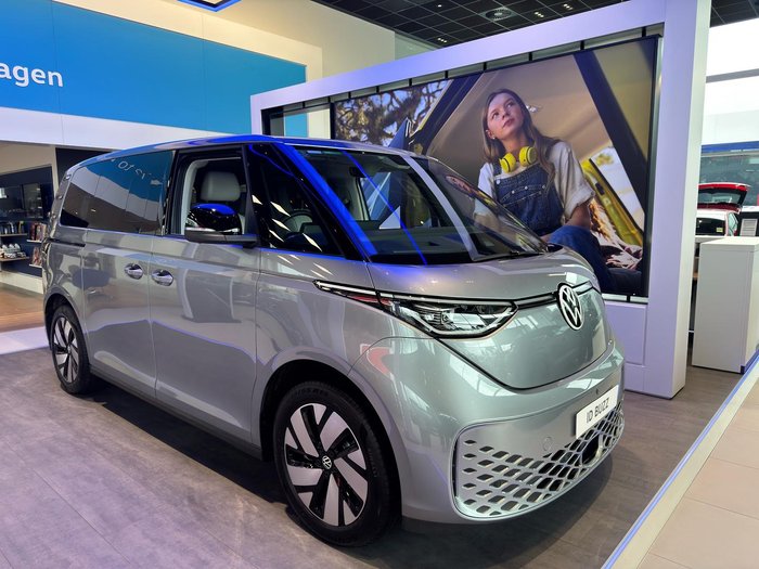 2025 Volkswagen ID. Buzz Pro BEV560