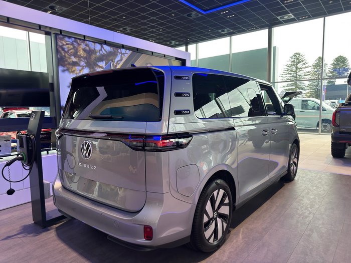 2025 Volkswagen ID. Buzz Pro BEV560