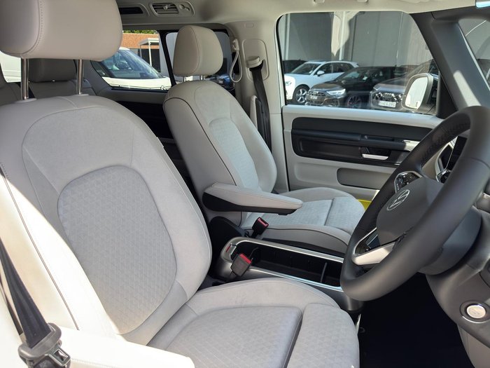 2025 Volkswagen ID. Buzz Pro BEV560