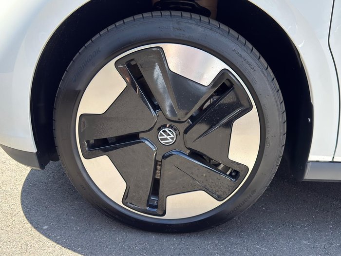 2025 Volkswagen ID. Buzz Pro BEV560