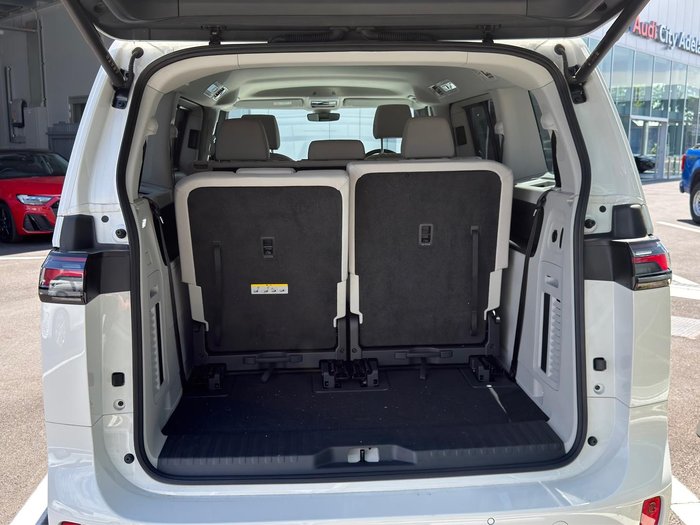 2025 Volkswagen ID. Buzz Pro BEV560