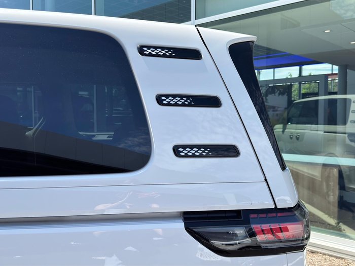 2025 Volkswagen ID. Buzz Pro BEV560