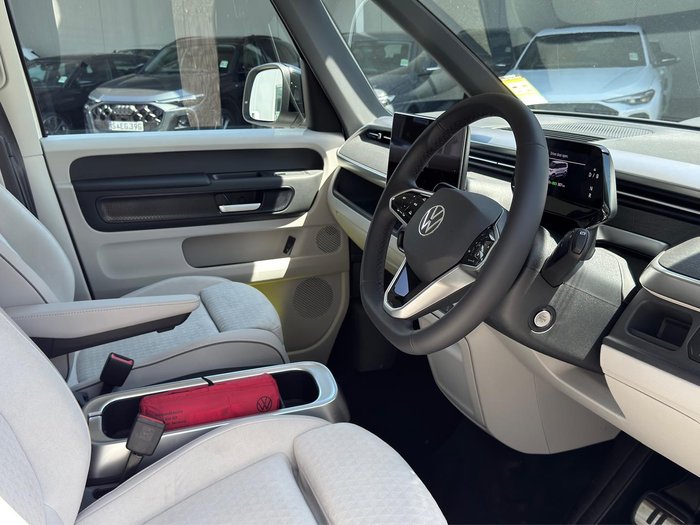 2025 Volkswagen ID. Buzz Pro BEV560