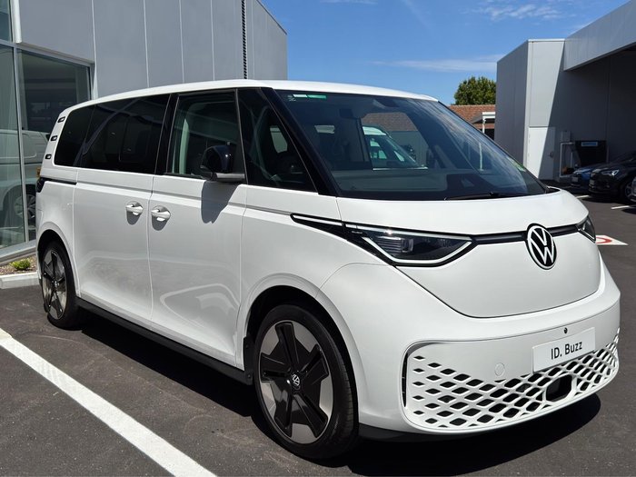 2025 Volkswagen ID. Buzz Pro BEV560