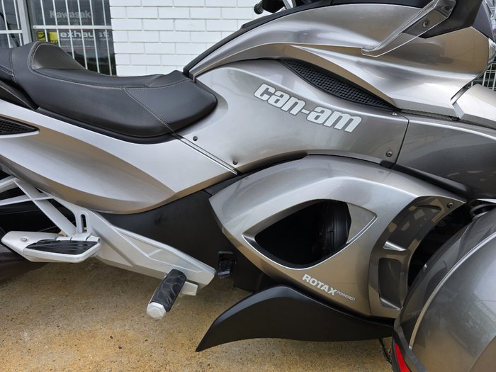 2013 BRP SPYDER ST GREY