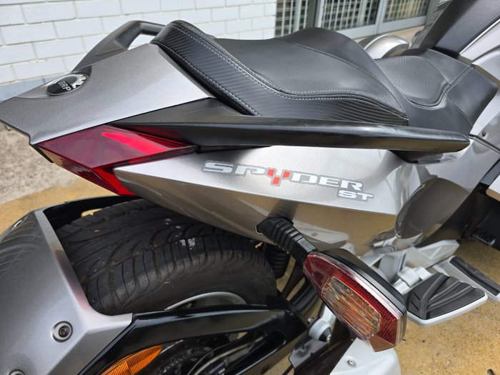 2013 BRP SPYDER ST GREY
