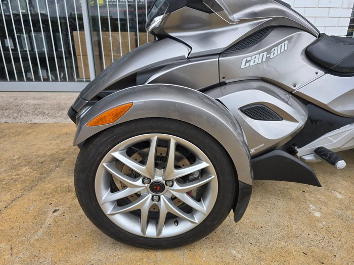 2013 BRP SPYDER ST GREY