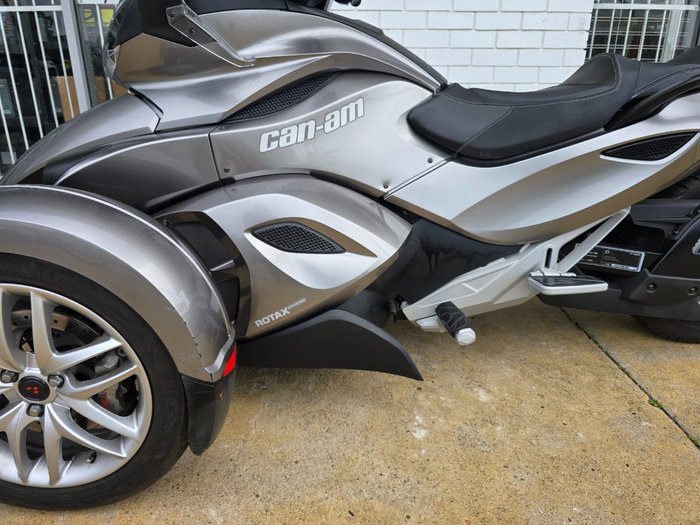 2013 BRP SPYDER ST GREY