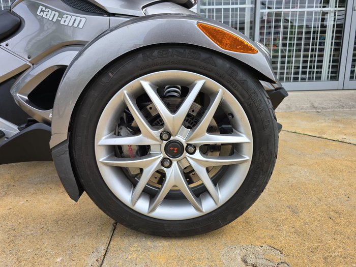 2013 BRP SPYDER ST GREY