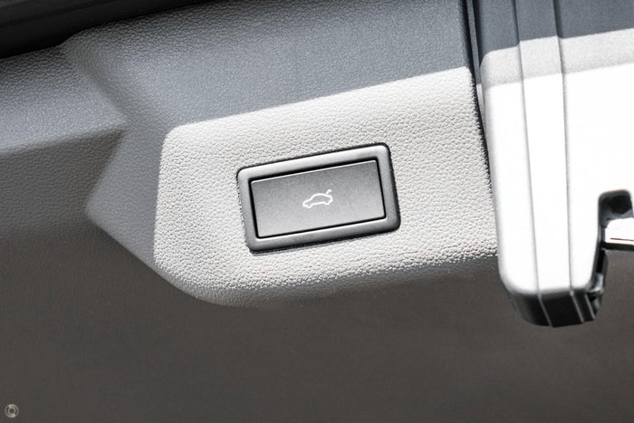 2025 Volkswagen Multivan TDI360 Life