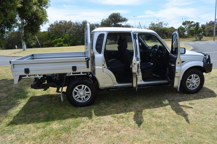 2022 Mahindra PIK-UP S11