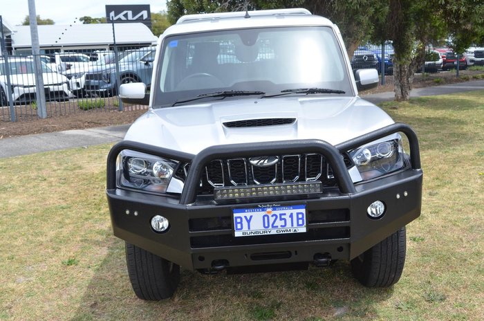 2022 Mahindra PIK-UP S11