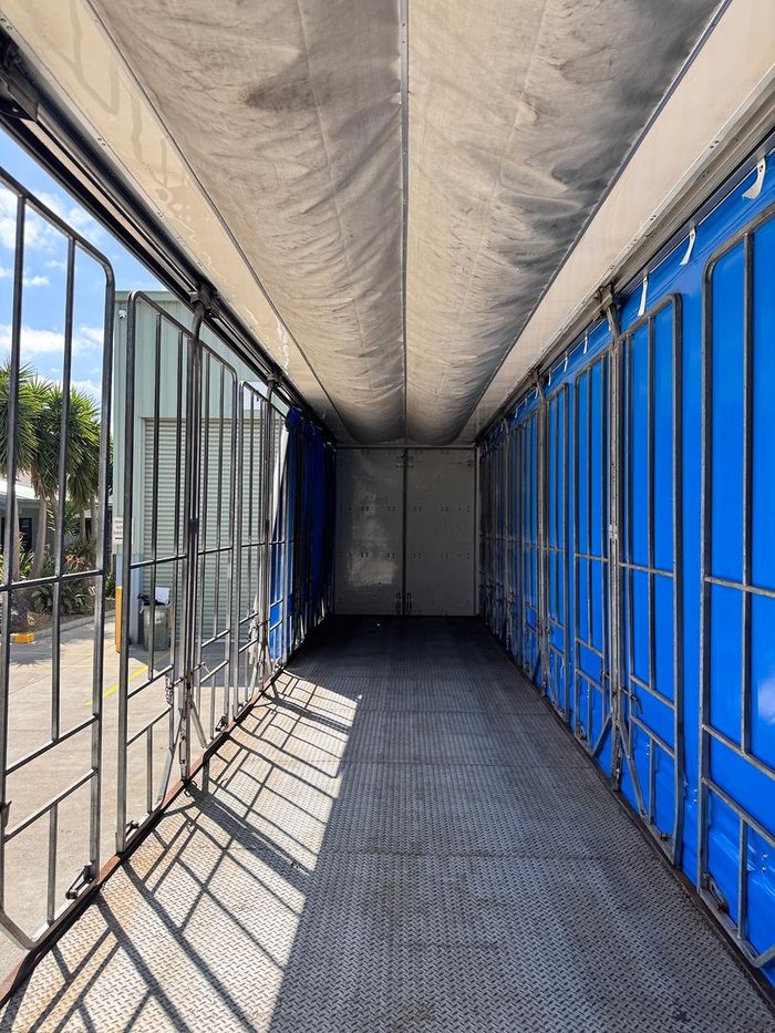 2009 Vawdrey St3 22 Pallet Refrigerated Curtain Sider 