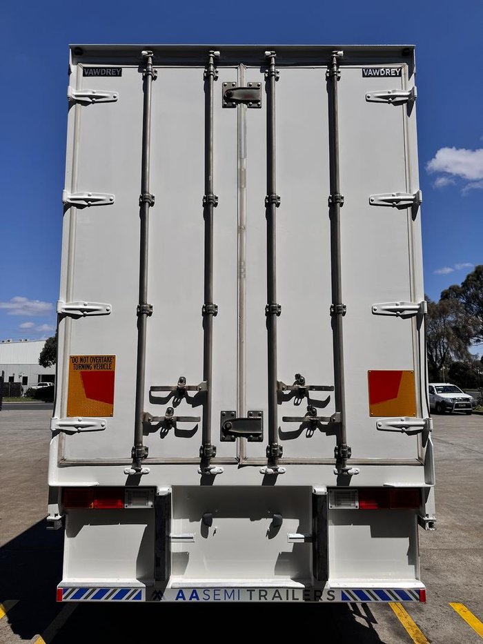 2009 Vawdrey St3 22 Pallet Refrigerated Curtain Sider 