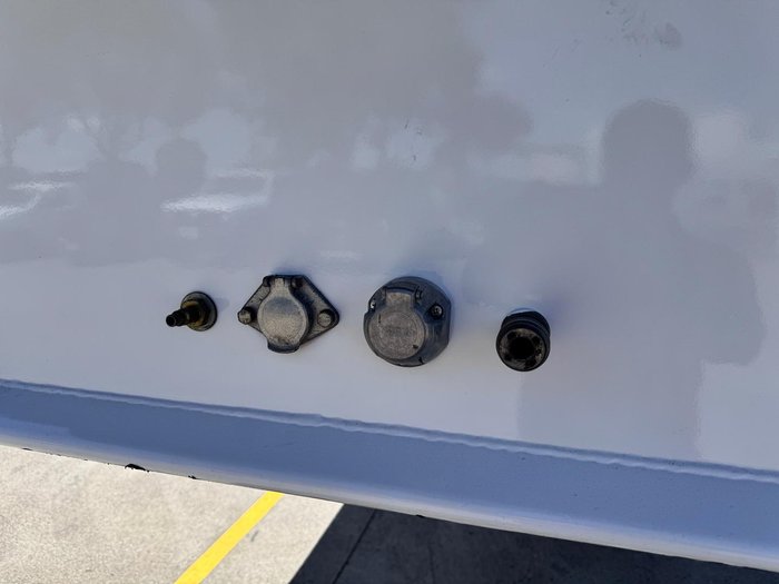 2009 Vawdrey St3 22 Pallet Refrigerated Curtain Sider