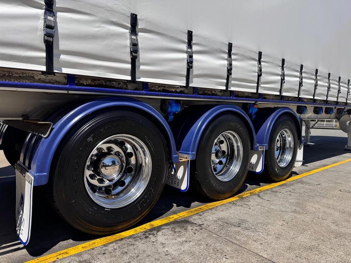 2009 Vawdrey St3 22 Pallet Refrigerated Curtain Sider