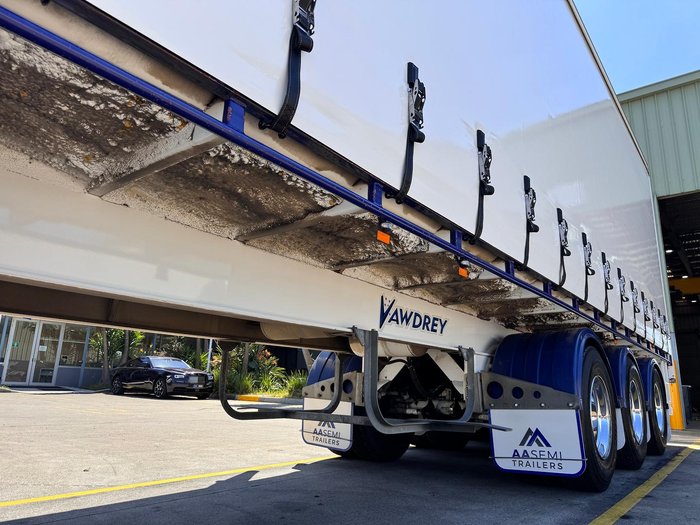 2009 Vawdrey St3 22 Pallet Refrigerated Curtain Sider