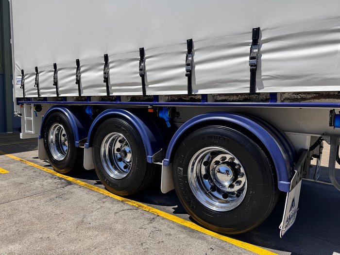 2009 Vawdrey St3 22 Pallet Refrigerated Curtain Sider 