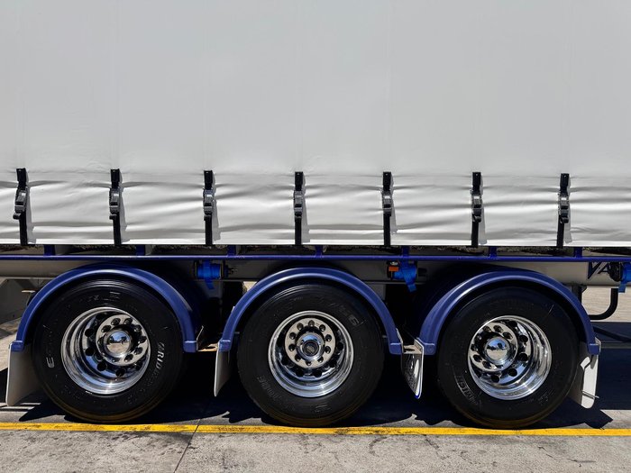 2009 Vawdrey St3 22 Pallet Refrigerated Curtain Sider 