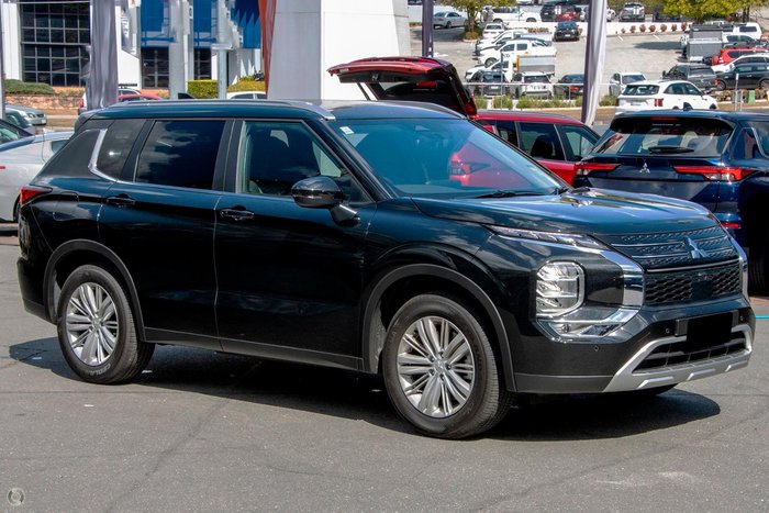 2025 Mitsubishi Outlander LS