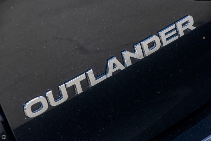 2025 Mitsubishi Outlander LS