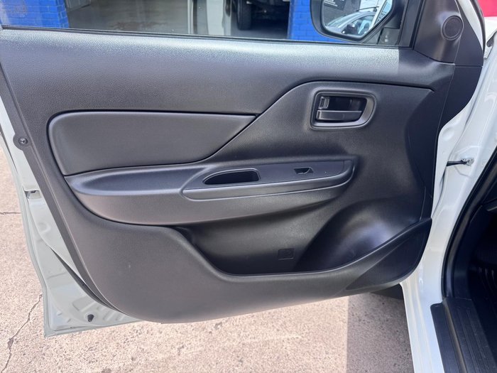 2019 Mitsubishi Triton GLX MR MY19 4X4 Dual Range White