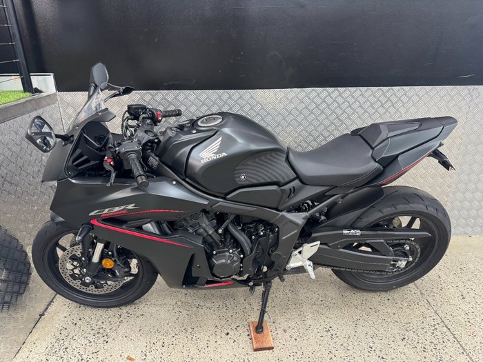 2024 Honda CBR650R BLACK