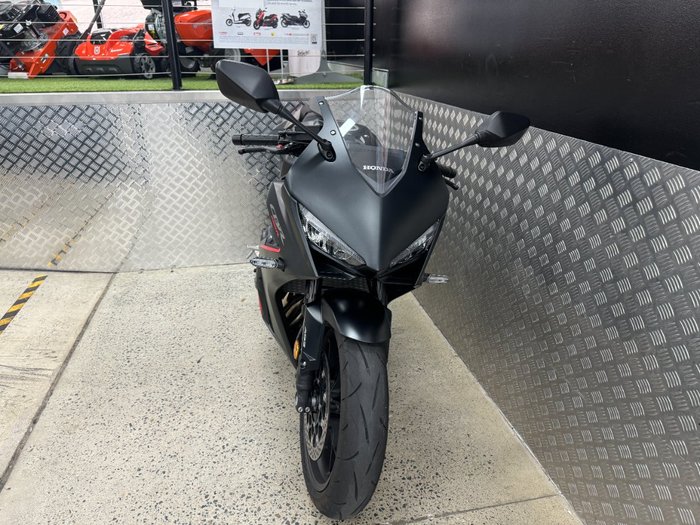2024 Honda CBR650R BLACK
