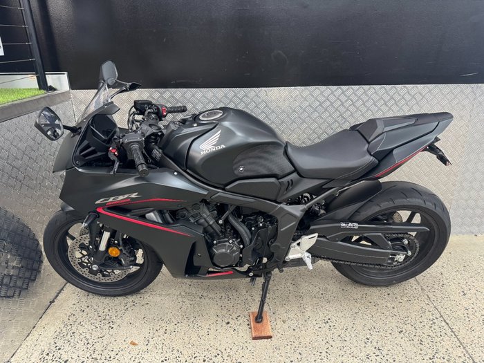 2024 Honda CBR650R BLACK