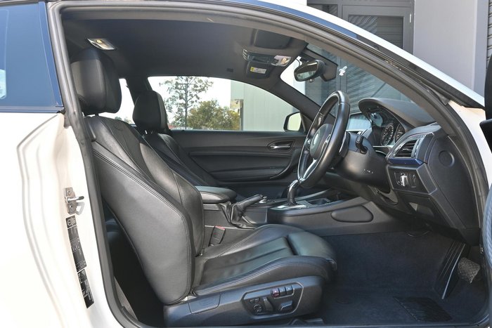 2014 BMW 2 Series M235i F22 Alpine White