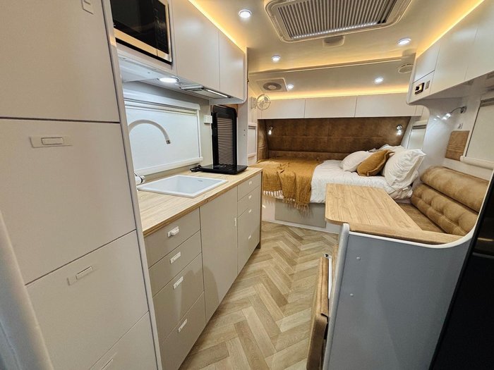 2025 Wonderland RV Amaroo 3 Bunk