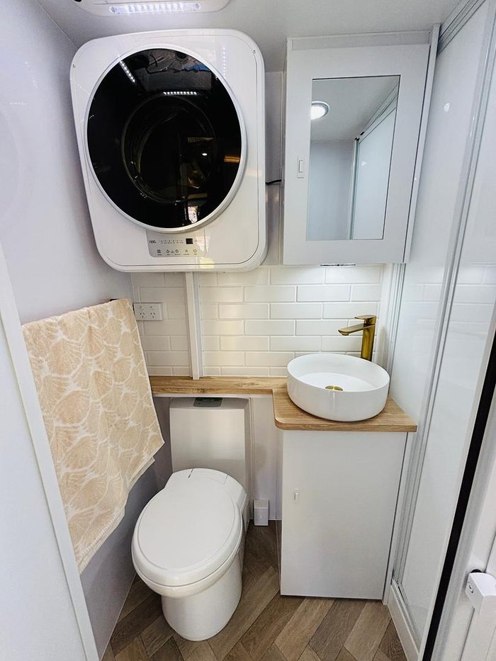 2025 Wonderland RV Amaroo Quad Bunk With King Electric Drop Down Bed