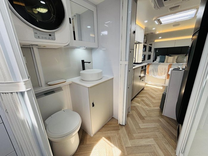2025 Wonderland RV Xtr 2 Rear Bunk Layout