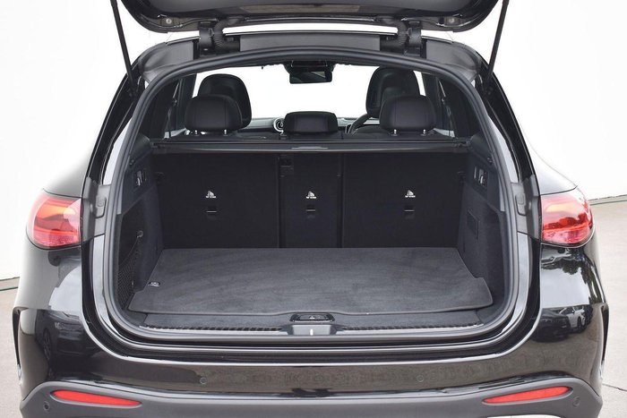 2025 Mercedes-Benz GLC-Class GLC300