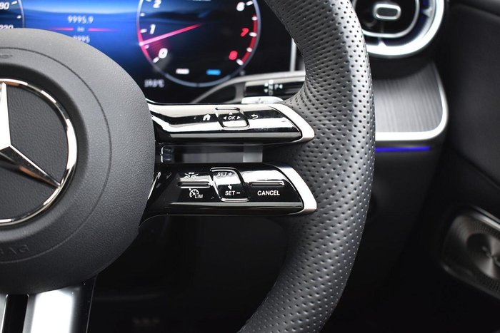 2025 Mercedes-Benz GLC-Class GLC300