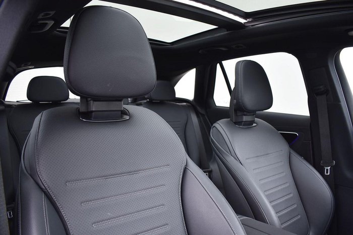 2025 Mercedes-Benz GLC-Class GLC300